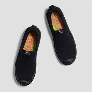 Cariuma Knit Slip on